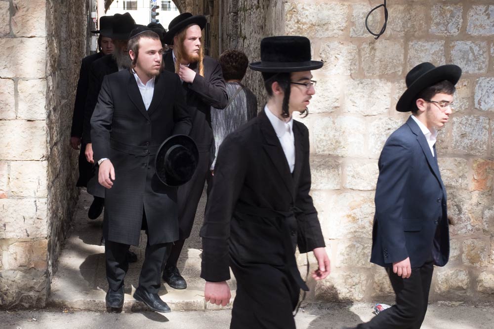Going to the funeral of Rabbi Shmuel Auerbach zts"l, head of the Jerusalem Litvish community